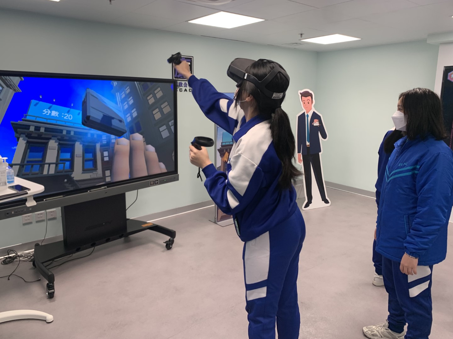 -工聯職業技術中學學生藉VR遊戲展現敏捷身手 (23-2-2023)